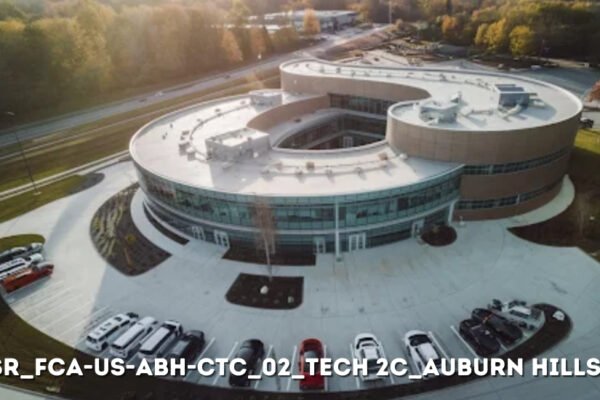 sr_fca-us-abh-ctc_02_tech 2c_auburn hills